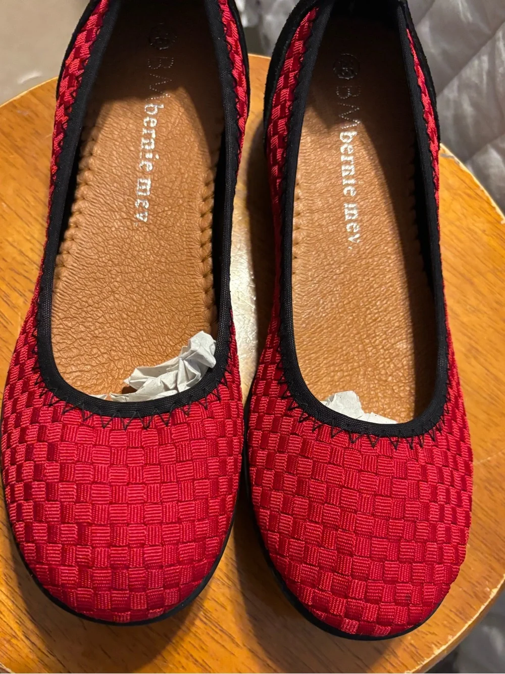 Bernie Mev Hazel Bella Me Black Red Slip On Woven Ballet Flats Size 7.5 / Eur 38